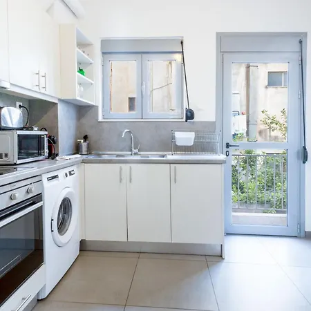 Holiday home Renovated 5 Bdr House Near Acropolis - New Beds, Terrace & Yard Athens