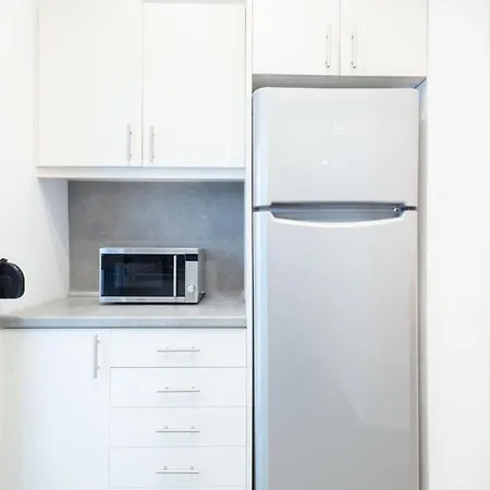 Renovated 5 Bdr House Near Acropolis - New Beds, Terrace & Yard Holiday home