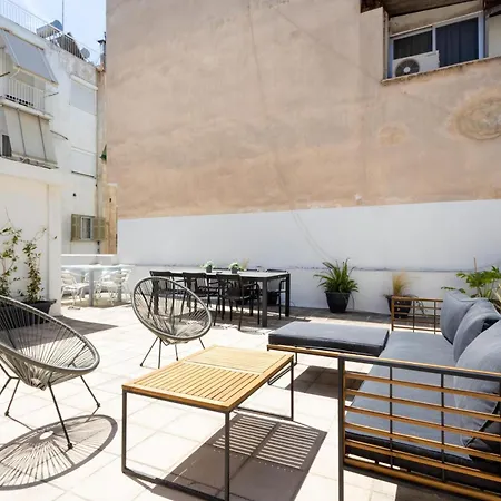 Renovated 5 Bdr House Near Acropolis - New Beds, Terrace & Yard