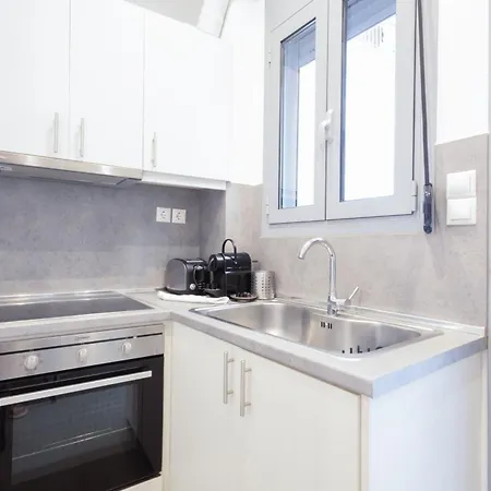 Holiday home Renovated 5 Bdr House Near Acropolis - New Beds, Terrace & Yard Athens