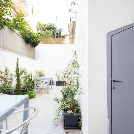 Renovated 5 Bdr House Near Acropolis - New Beds, Terrace & Yard