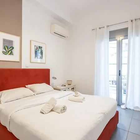 Renovated 5 Bdr House Near Acropolis - New Beds, Terrace & Yard أثينا