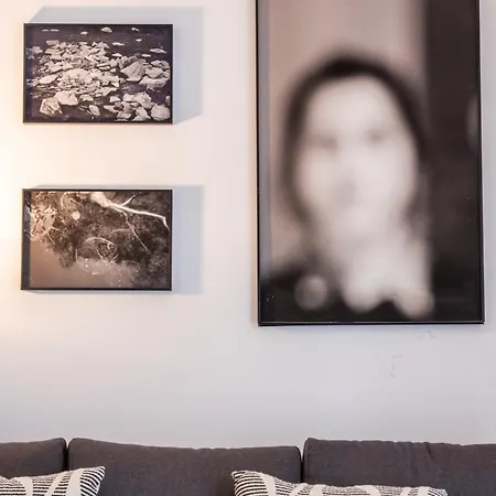 Renovated 5 Bdr House Near Acropolis - New Beds, Terrace & Yard Athens