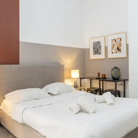 Holiday home Renovated 5 Bdr House Near Acropolis - New Beds, Terrace & Yard Athens