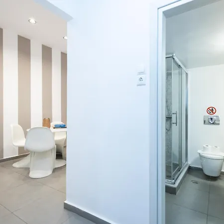 بيت للعطل Renovated 5 Bdr House Near Acropolis - New Beds, Terrace & Yard