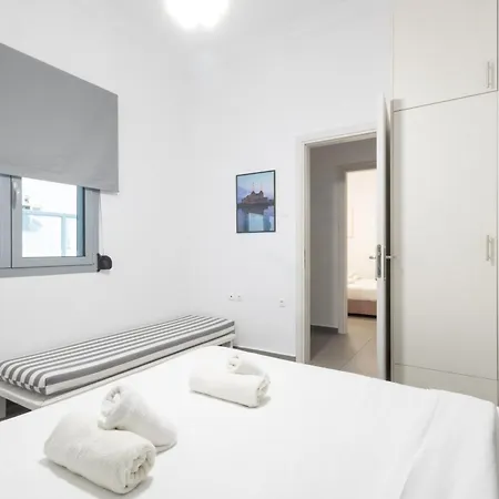 Renovated 5 Bdr House Near Acropolis - New Beds, Terrace & Yard Holiday home Athens