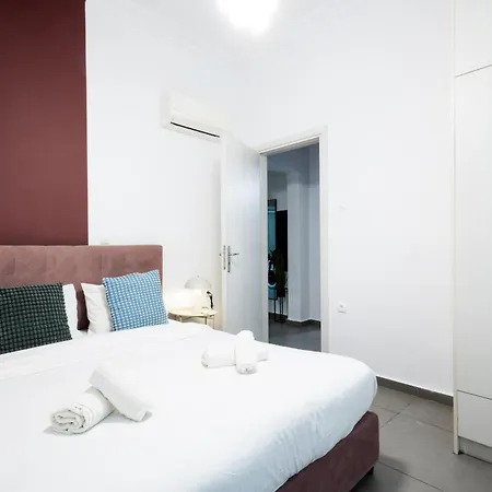 Renovated 5 Bdr House Near Acropolis - New Beds, Terrace & Yard *